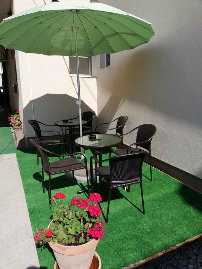 Guest House Centar Lux Zrenjanin Exterior foto