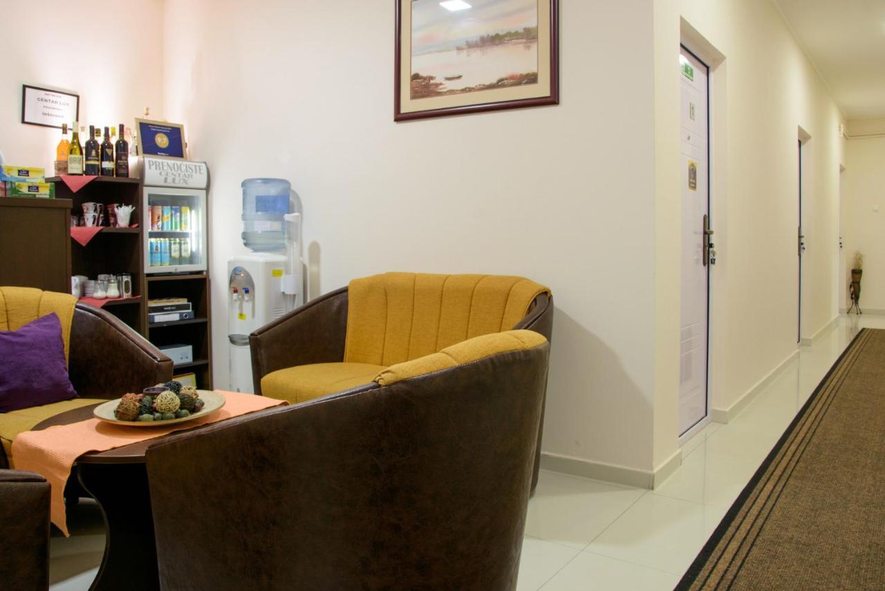 Guest House Centar Lux Zrenjanin Exterior foto