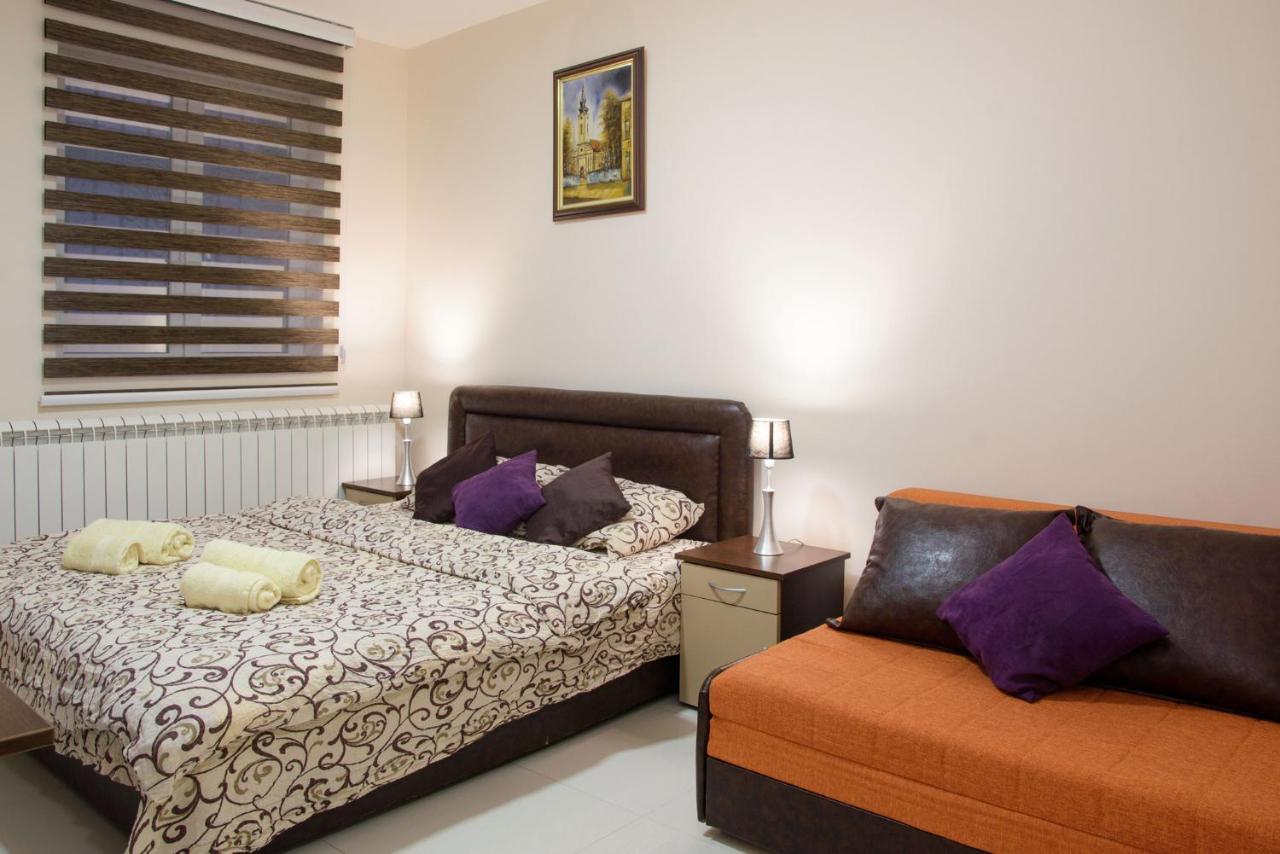Guest House Centar Lux Zrenjanin Exterior foto